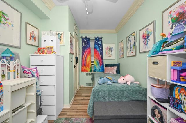 67-76 Booth Street 2i, Forest Hills, NY 11375