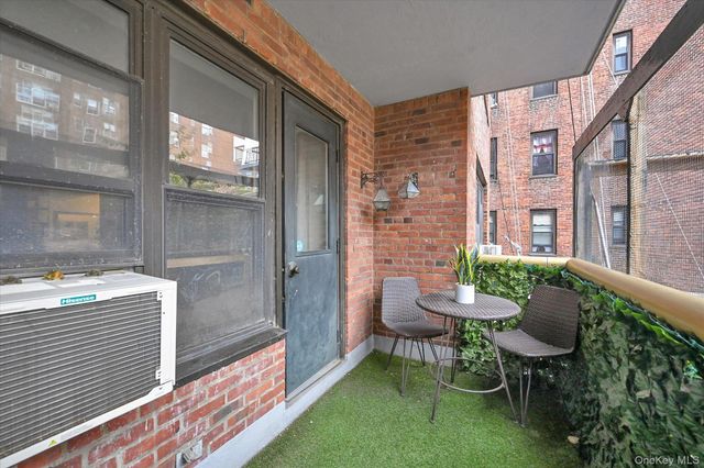 67-76 Booth Street 2i, Forest Hills, NY 11375