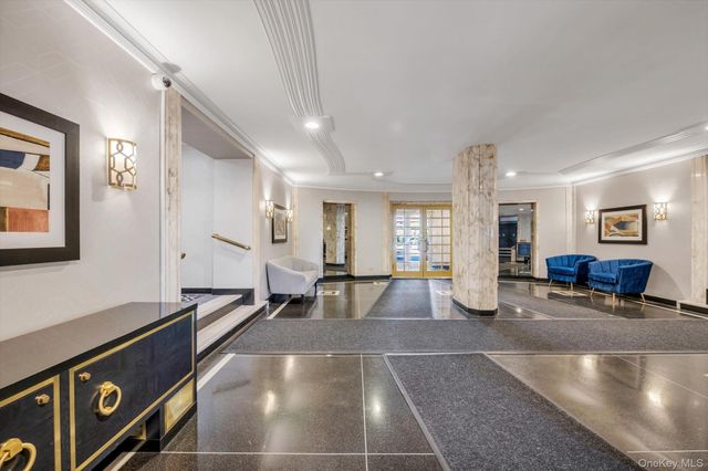 67-76 Booth Street 2i, Forest Hills, NY 11375
