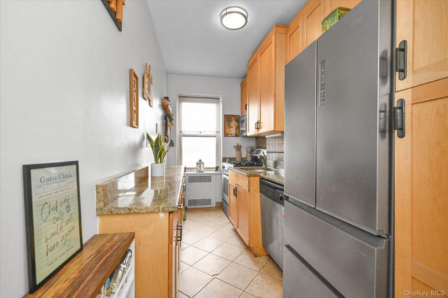 67-76 Booth Street 2i, Forest Hills, NY 11375