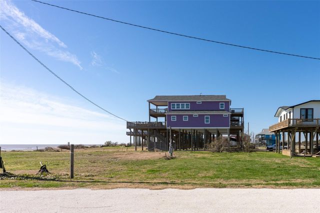 985 Marjorie, Gilchrist, TX 77617