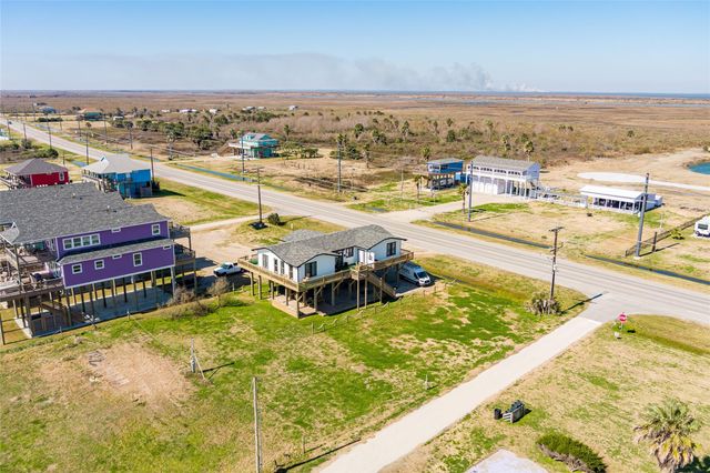 985 Marjorie, Gilchrist, TX 77617