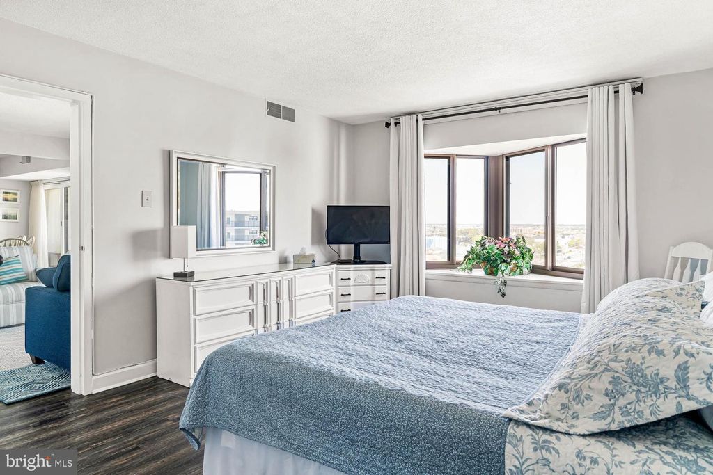 Image 15 of property listing at 9400 COASTAL HWY #1001, Ocean City, MD 21842