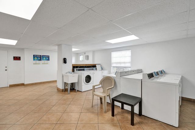 1407 NE 56th Street 207, Fort Lauderdale, FL 33334