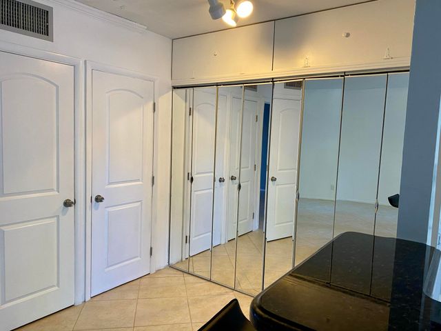 1407 NE 56th Street 207, Fort Lauderdale, FL 33334