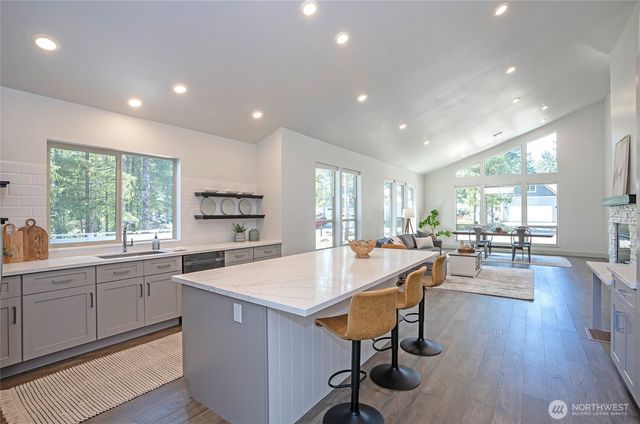 240 E Susan Lane, Union, WA 98592