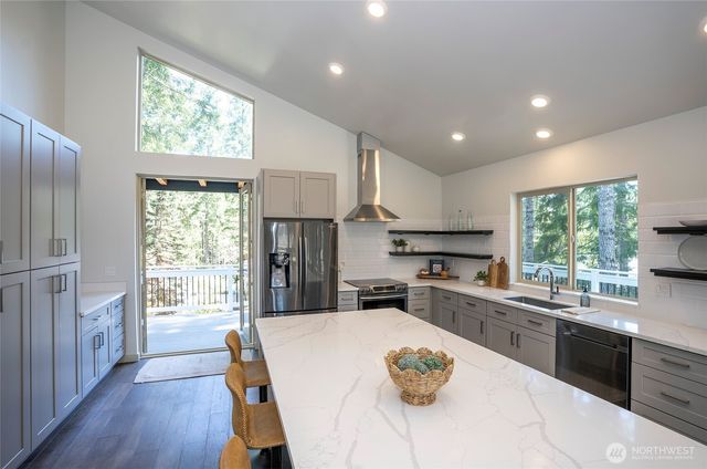 240 E Susan Lane, Union, WA 98592