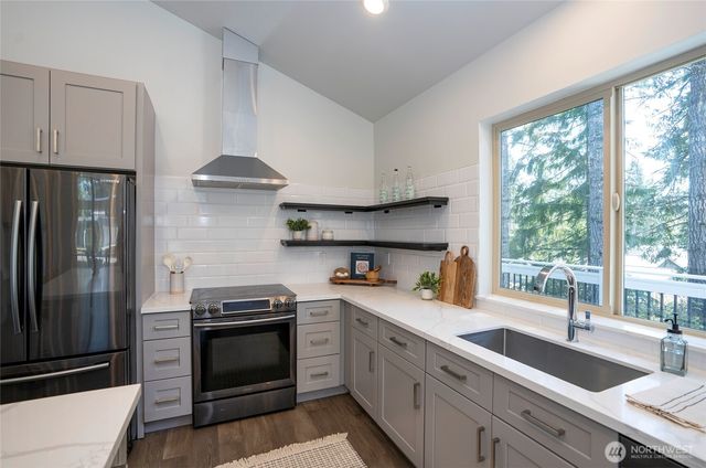 240 E Susan Lane, Union, WA 98592