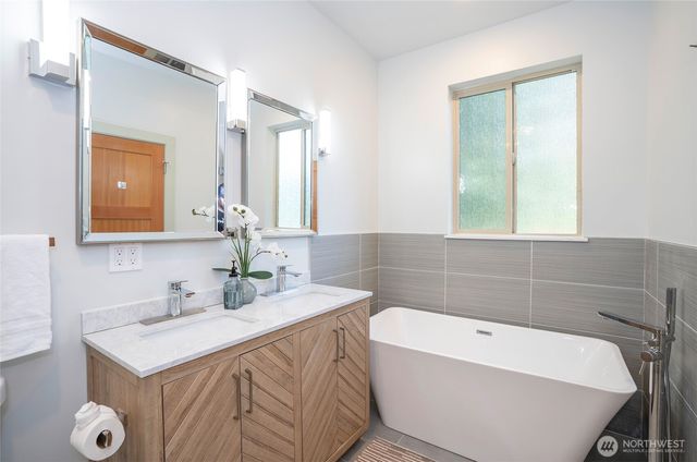 240 E Susan Lane, Union, WA 98592