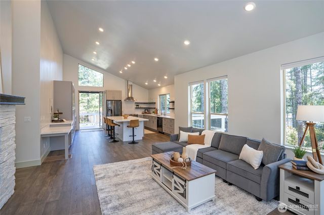 240 E Susan Lane, Union, WA 98592