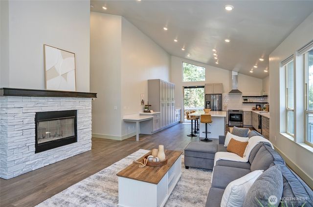 240 E Susan Lane, Union, WA 98592
