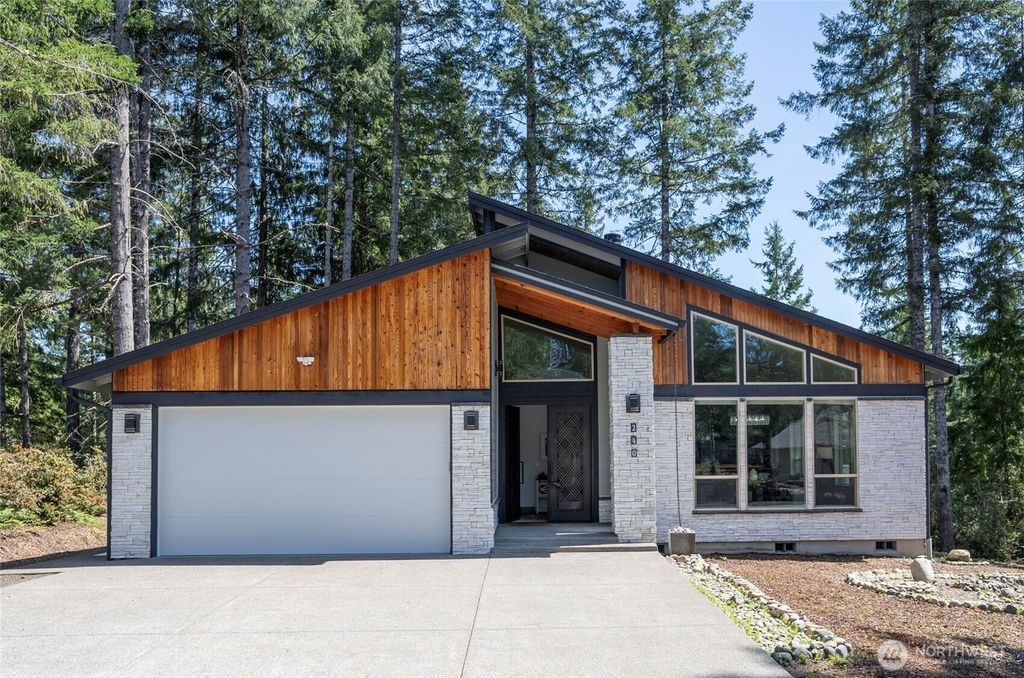 240 E Susan Lane, Union, WA 98592