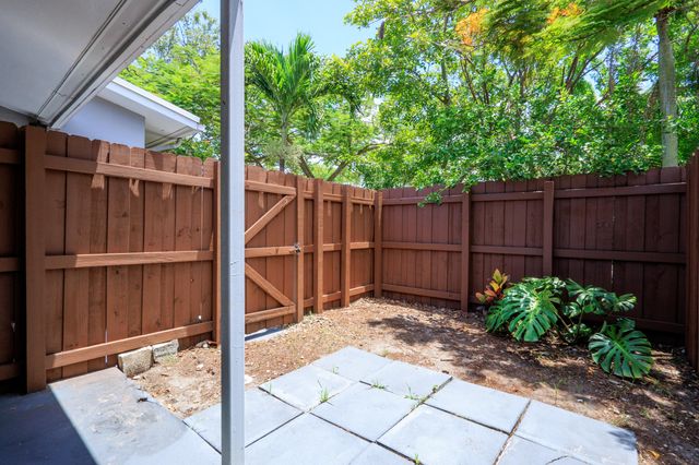 1100 NE 11th Avenue Apt 4, Fort Lauderdale, FL 33304