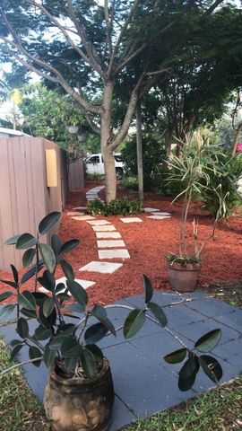 1100 NE 11th Avenue Apt 4, Fort Lauderdale, FL 33304