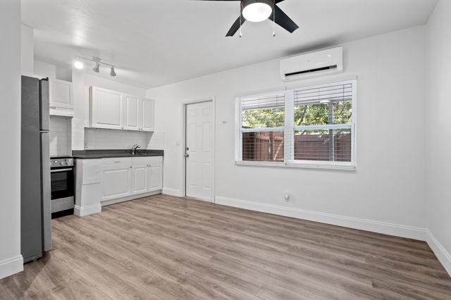 1100 NE 11th Avenue Apt 4, Fort Lauderdale, FL 33304