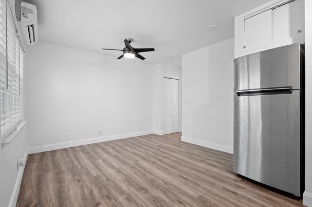 1100 NE 11th Avenue Apt 4, Fort Lauderdale, FL 33304