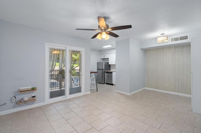 1840 Burton DR 131, Austin, TX 78741