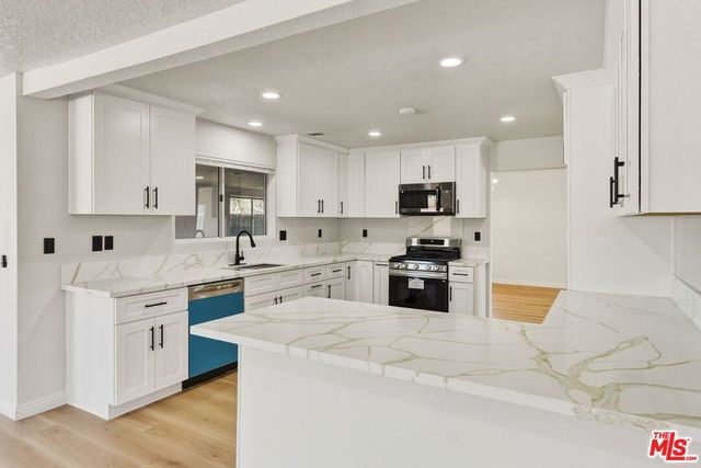 17590 El Cajon Drive, Hesperia, CA 92345