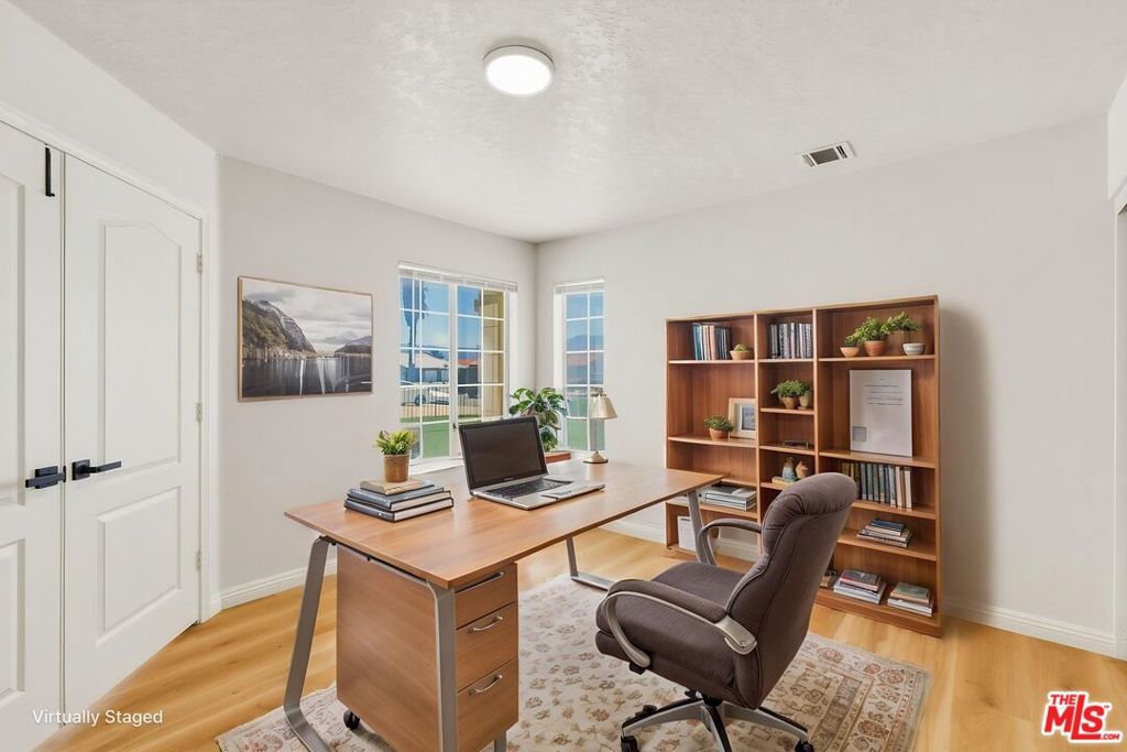 Image 15 of property listing at 17590 El Cajon Drive, Hesperia, CA 92345