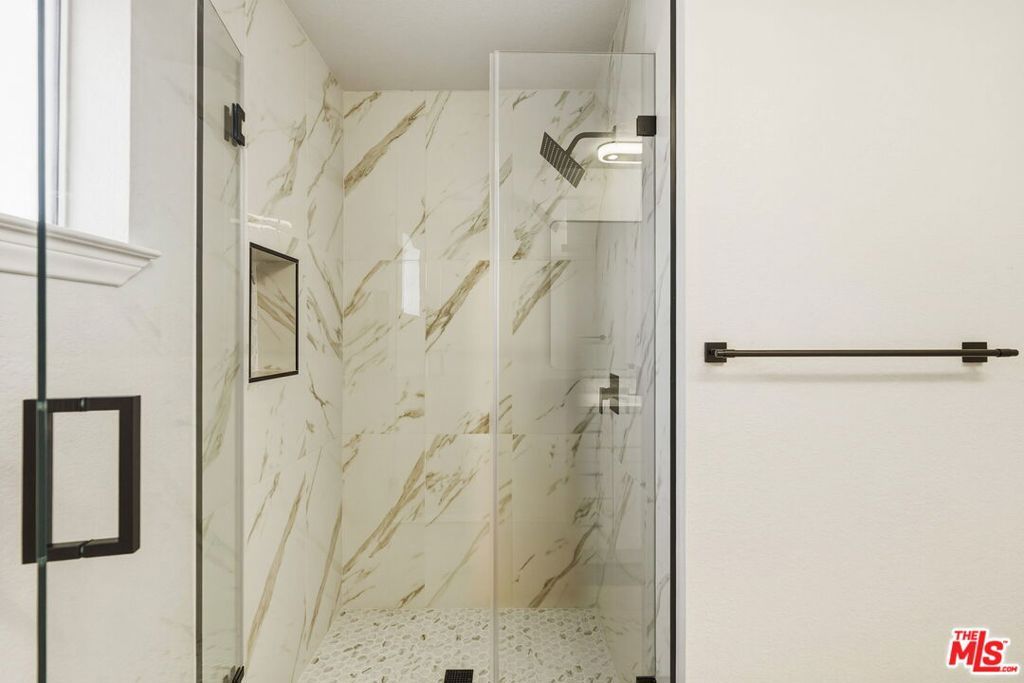 Image 17 of property listing at 17590 El Cajon Drive, Hesperia, CA 92345