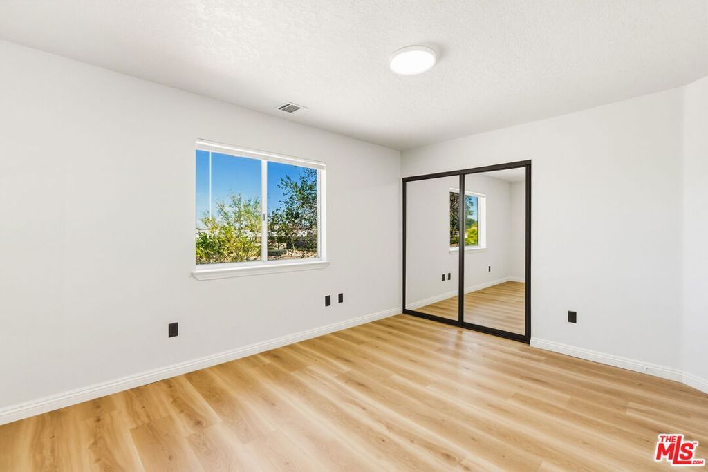 Image 20 of property listing at 17590 El Cajon Drive, Hesperia, CA 92345