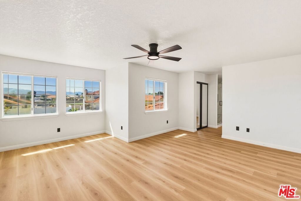 Image 23 of property listing at 17590 El Cajon Drive, Hesperia, CA 92345