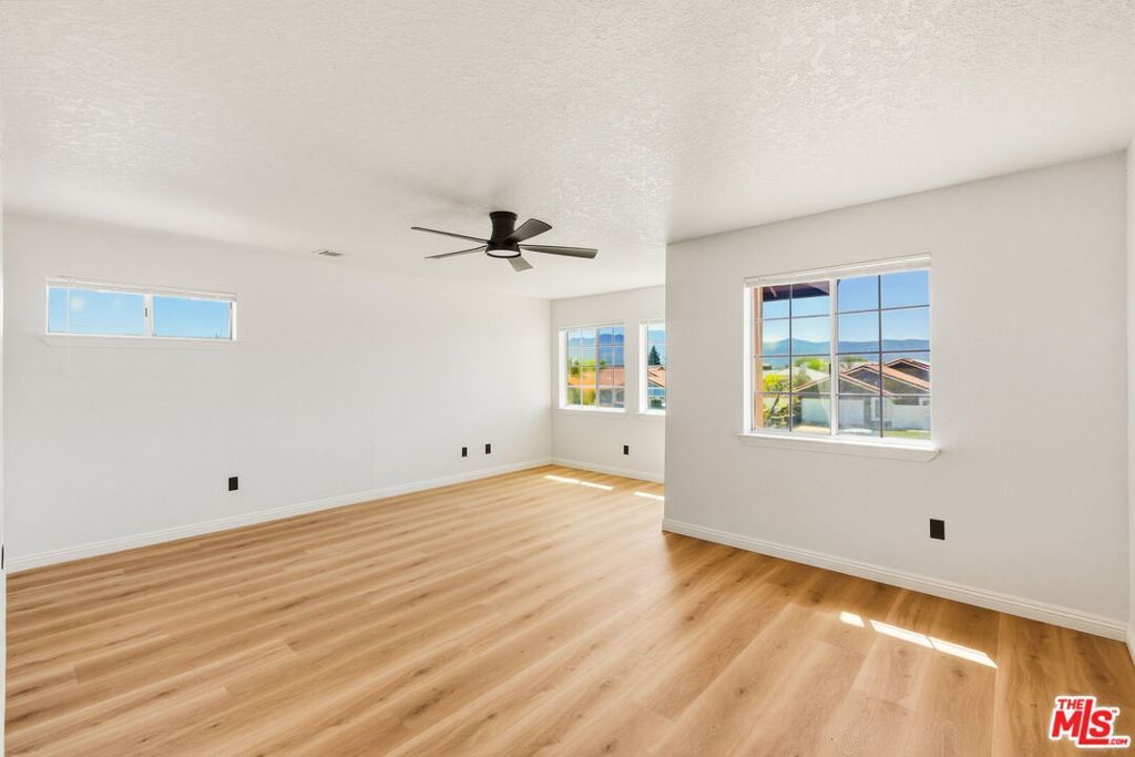 Image 24 of property listing at 17590 El Cajon Drive, Hesperia, CA 92345