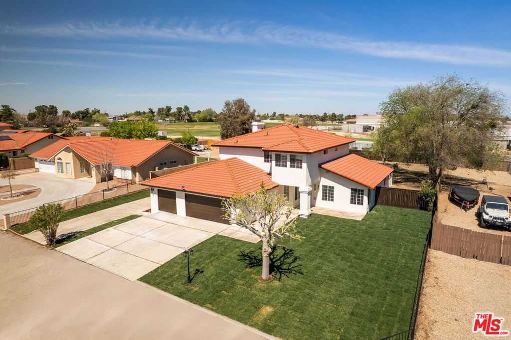 Image 40 of property listing at 17590 El Cajon Drive, Hesperia, CA 92345