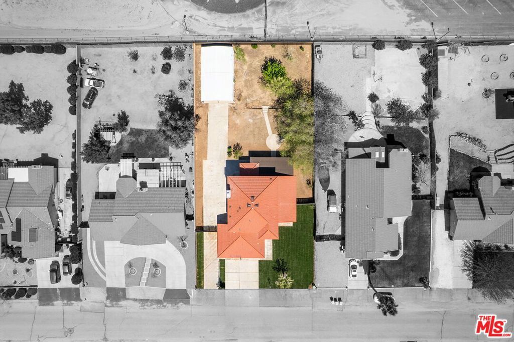 Image 41 of property listing at 17590 El Cajon Drive, Hesperia, CA 92345