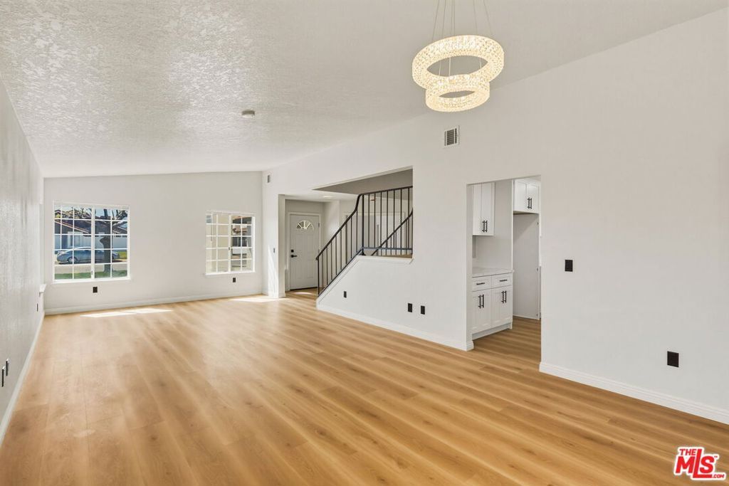 Image 6 of property listing at 17590 El Cajon Drive, Hesperia, CA 92345