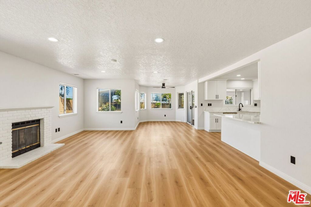 Image 8 of property listing at 17590 El Cajon Drive, Hesperia, CA 92345