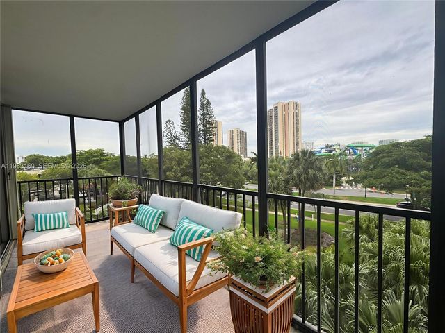 20100 W Country Club Dr 405, Aventura, FL 33180