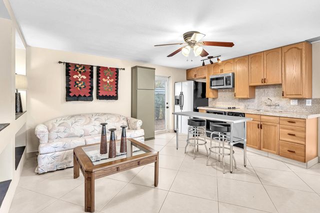 3998 NW 5th Avenue, Boca Raton, FL 33431