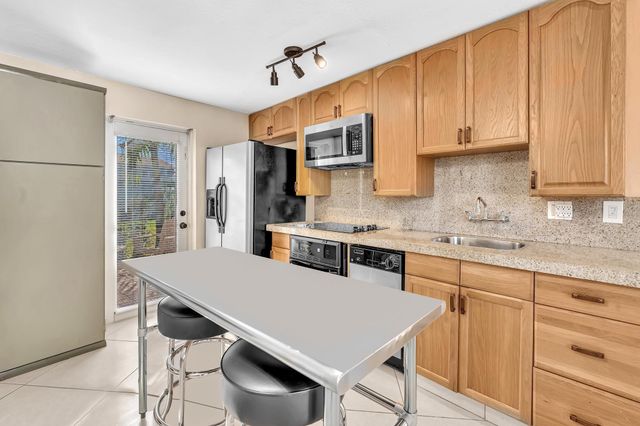 3998 NW 5th Avenue, Boca Raton, FL 33431