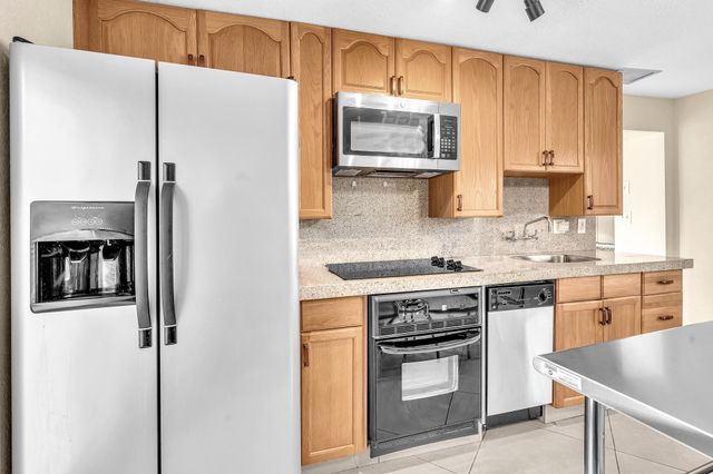 3998 NW 5th Avenue, Boca Raton, FL 33431