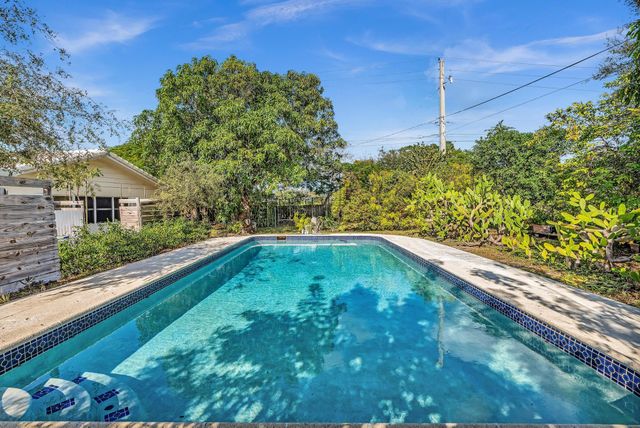 3998 NW 5th Avenue, Boca Raton, FL 33431