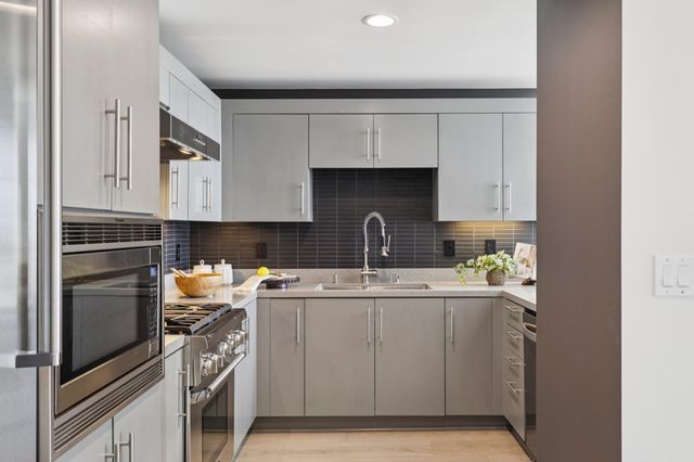 222 222 Broadway 1505, Oakland, CA 94607