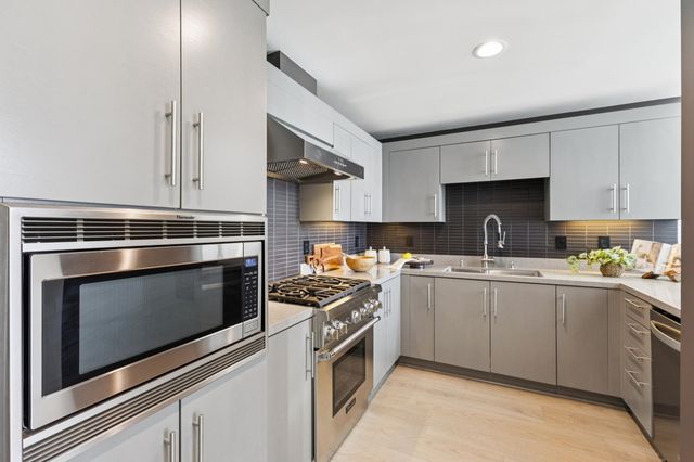 222 222 Broadway 1505, Oakland, CA 94607