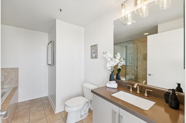 222 222 Broadway 1505, Oakland, CA 94607