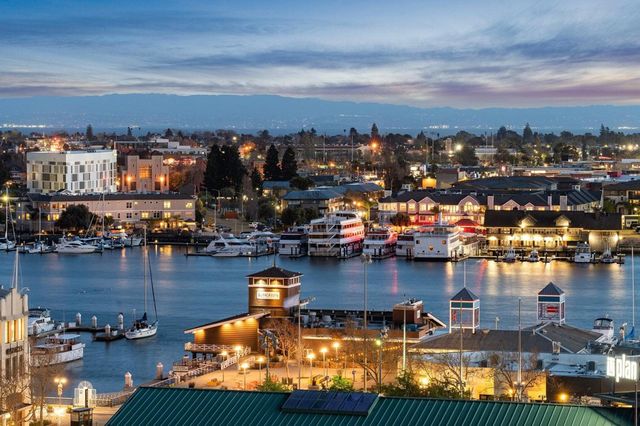 222 222 Broadway 1505, Oakland, CA 94607