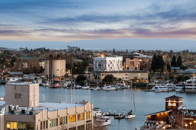 222 222 Broadway 1505, Oakland, CA 94607