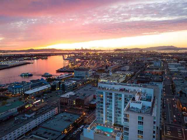 222 222 Broadway 1505, Oakland, CA 94607