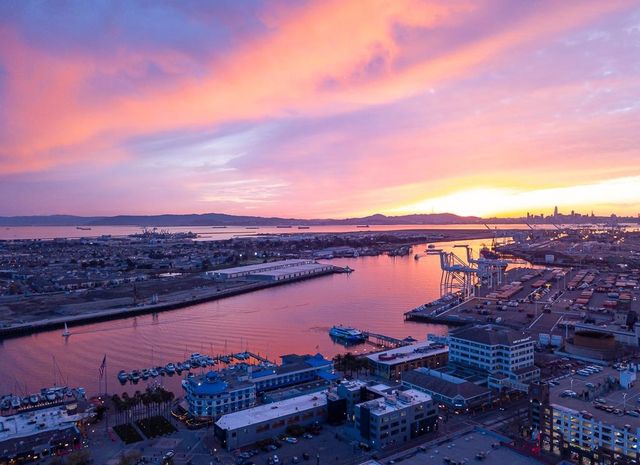 222 222 Broadway 1505, Oakland, CA 94607