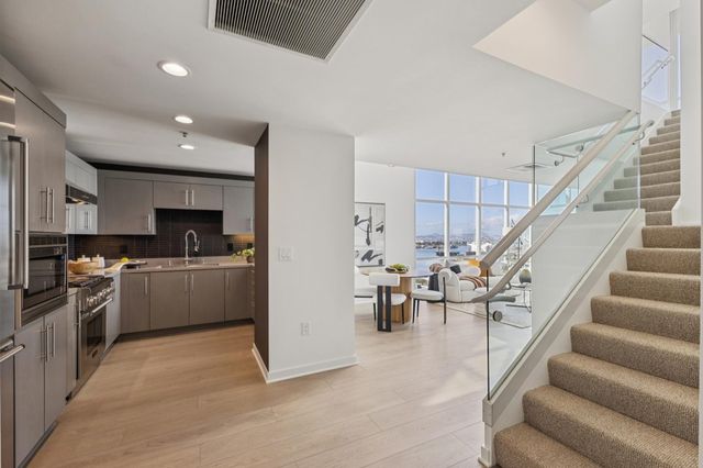 222 222 Broadway 1505, Oakland, CA 94607