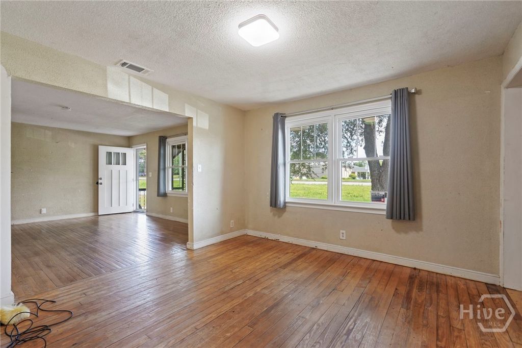 Image 11 of property listing at 4604 Kim Street, Savannah, GA 31410