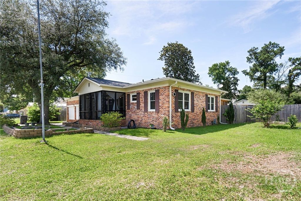 Image 4 of property listing at 4604 Kim Street, Savannah, GA 31410