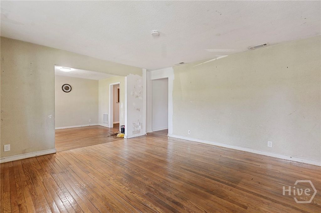 Image 7 of property listing at 4604 Kim Street, Savannah, GA 31410