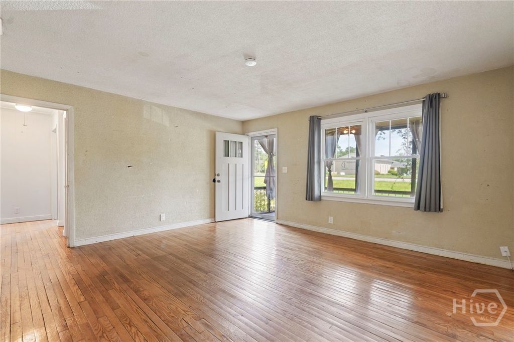 Image 9 of property listing at 4604 Kim Street, Savannah, GA 31410