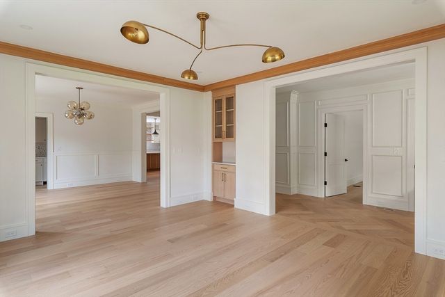 71 Walpole St, Dover, MA 02030