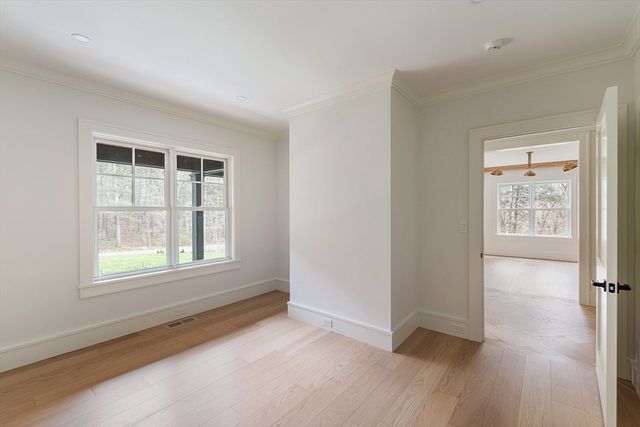 71 Walpole St, Dover, MA 02030